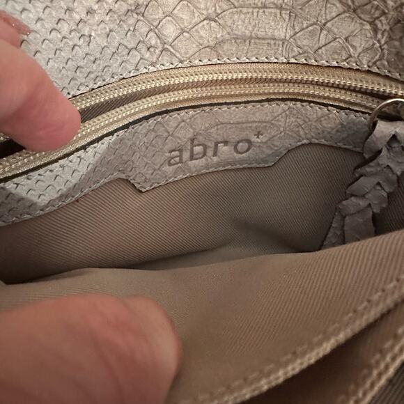 Abro Python Skin Leather Shoulder Bag Light Gray with Silver Chain Strap - Picture 7 of 11